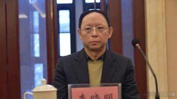 #恩捷股份称董事长套现345亿后移民不实# 他早润了，与本次是否套现无关。 ​​