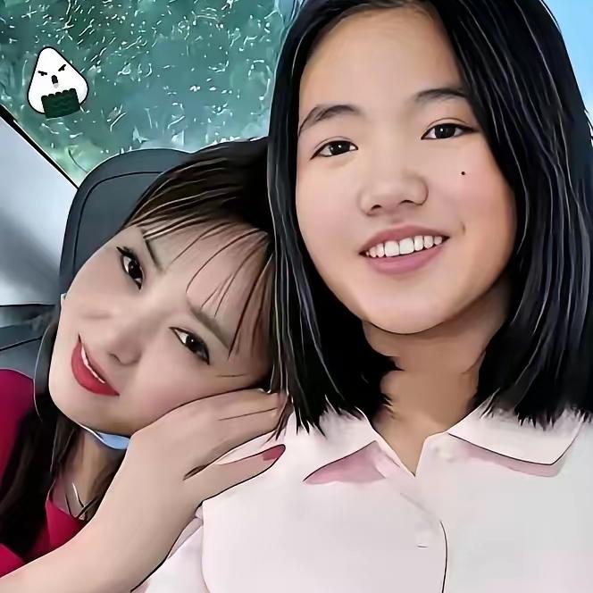 最近，
晋妈又开始吐槽李勒优了，
说她白天睡觉，晚上玩，不想上班。

     