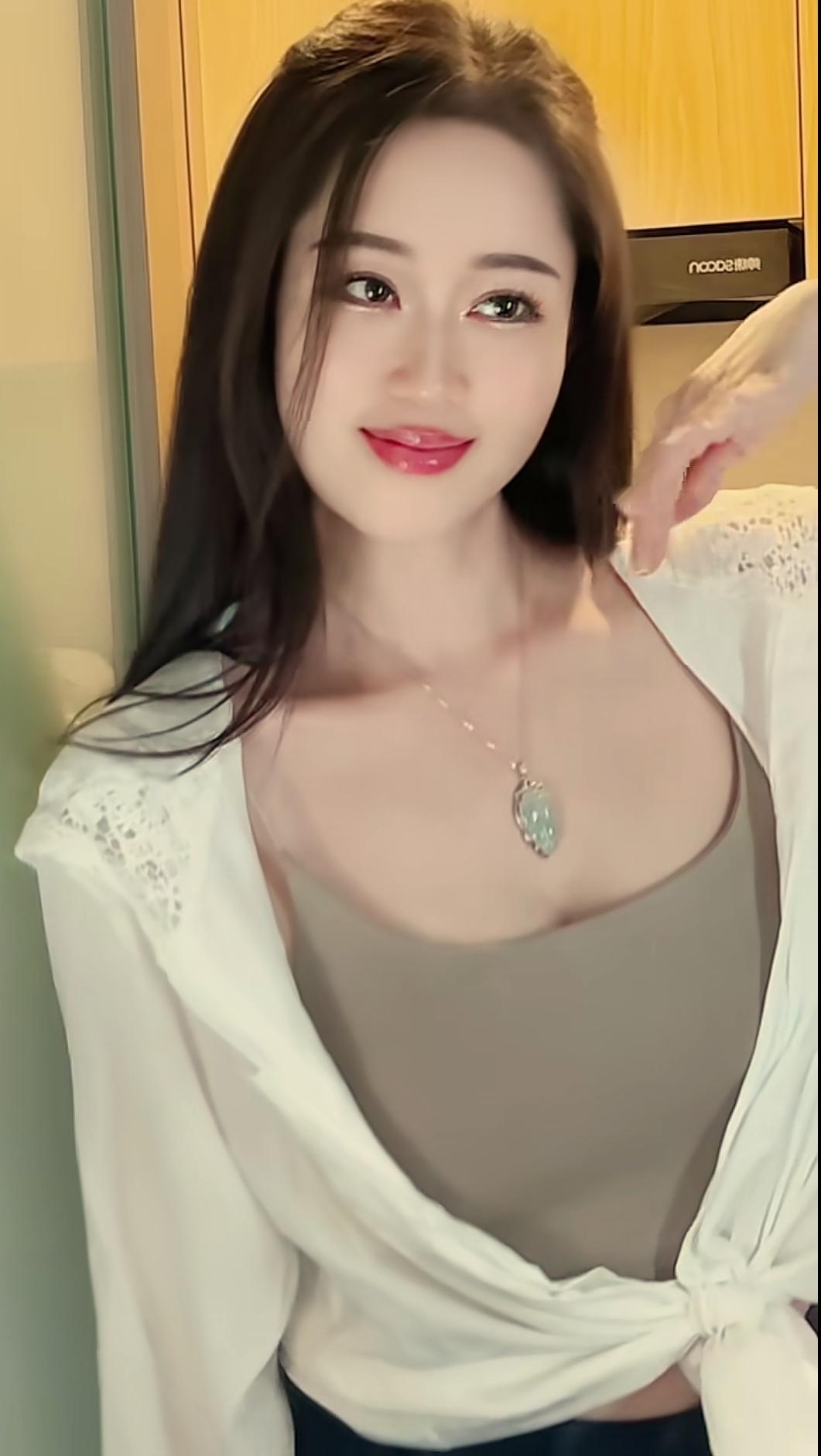 第一眼已经注定，第二眼，还需要等待多久？美人美照分享 美照炸裂分享
