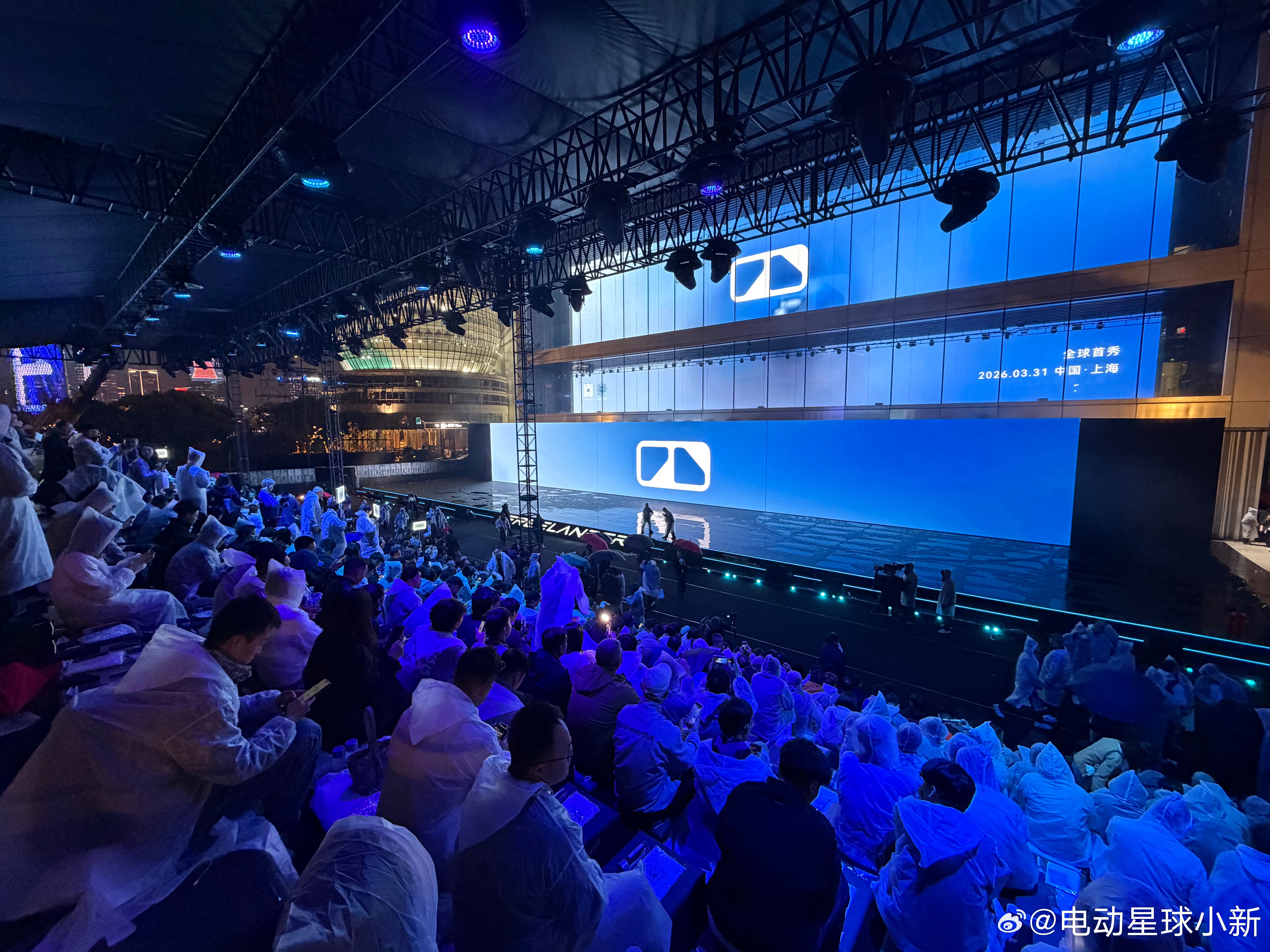 今天FREELANDER神行者的发布会，到场的领导嘉宾相当有意思——除了路虎的高