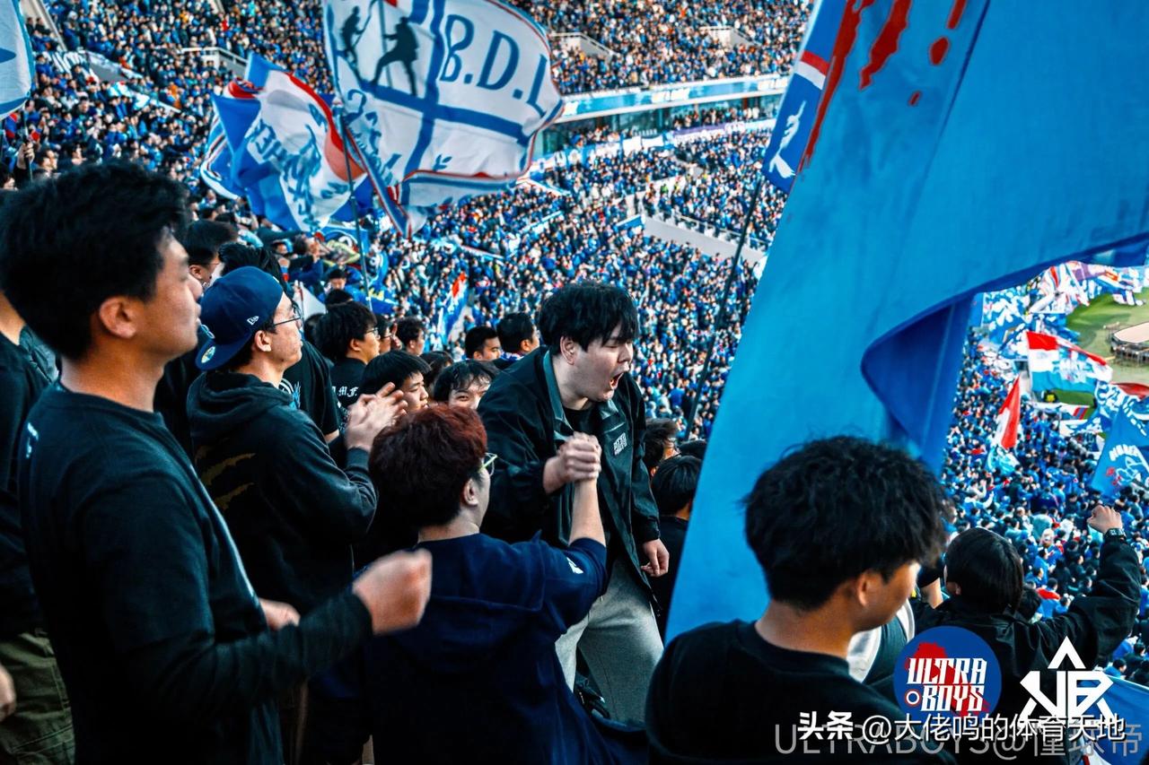 不管是不是负分起步，不管是不是办开幕式揭幕战，上海申花的主场及球市乃至球迷文化的