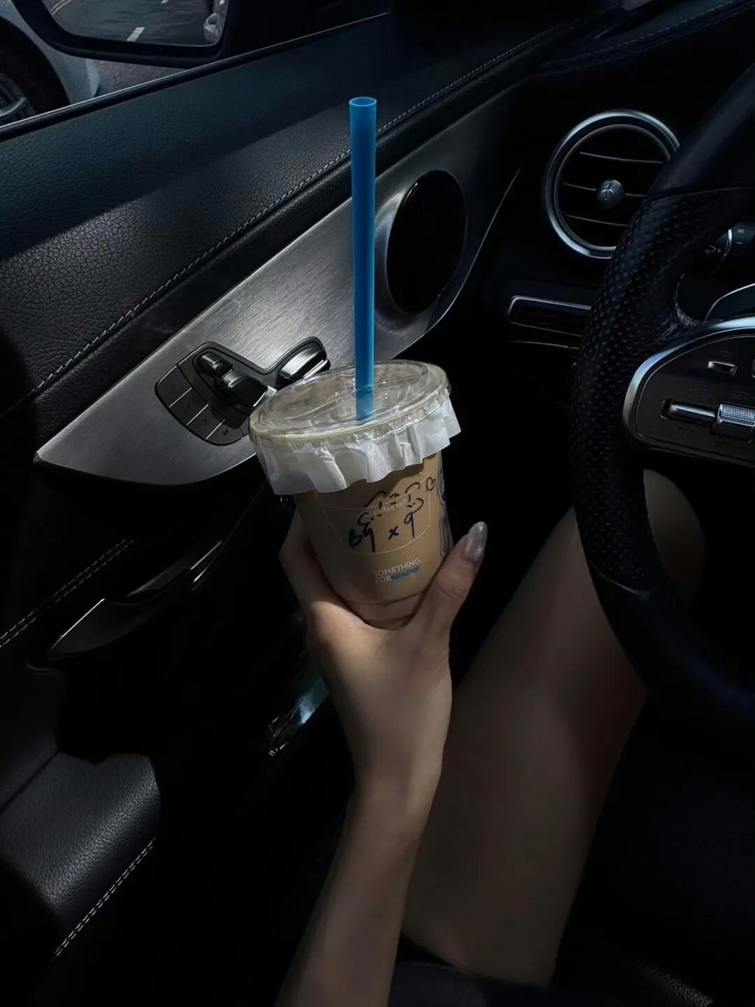 日子到底怎么过 钱到底要赚多少 我到底又该变成怎样的人 ​​​