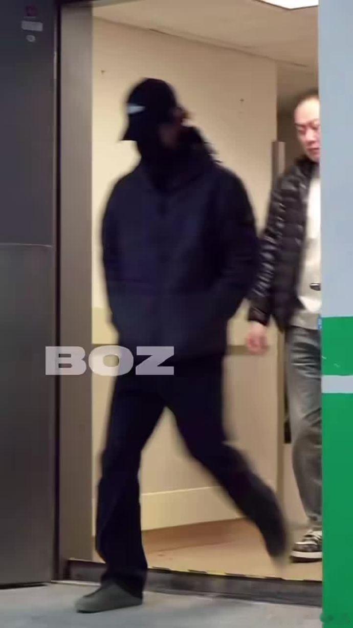 王一博又去练车了85号赛车手王一博归来  85号赛车手王一博归来，王一博又去练车