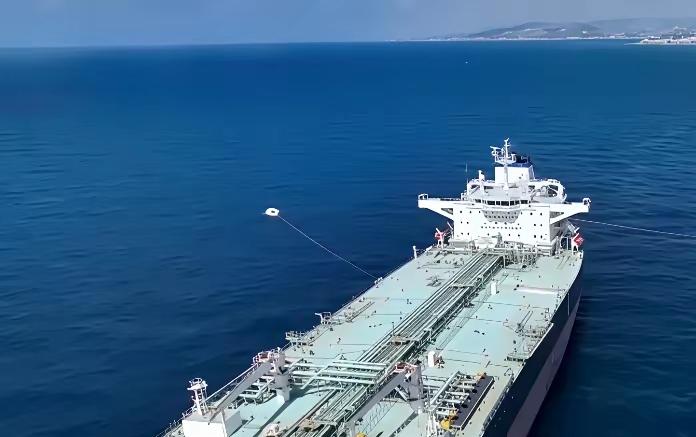 胡塞武装组织高层遭到以色列的团灭之后，整个以胡塞武装组织像发疯似的3天之内，朝以