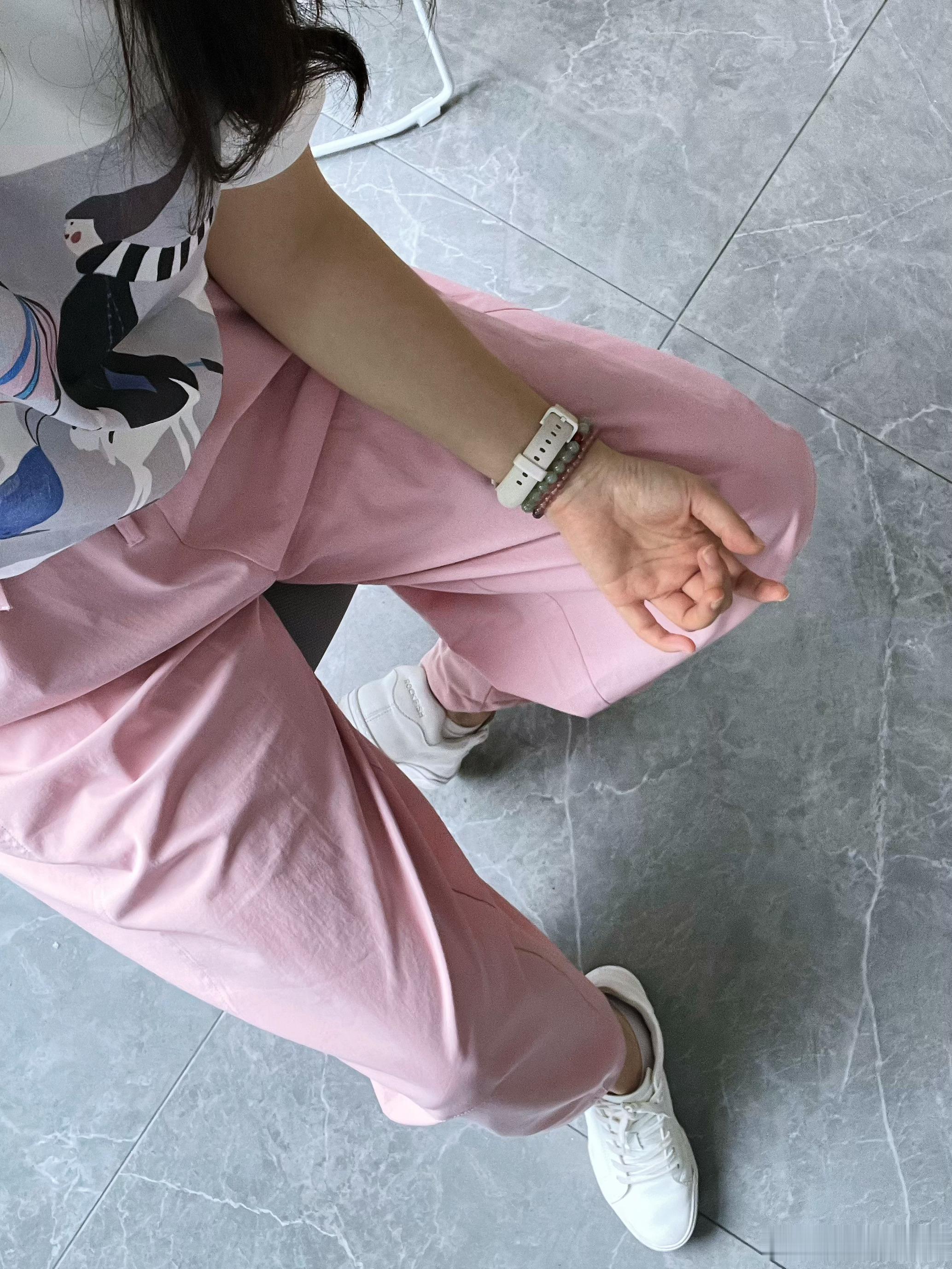 每日上班穿搭分享虽然通勤穿搭是我的天菜但休闲穿搭才是我的舒适区每天快快乐乐摸鱼，