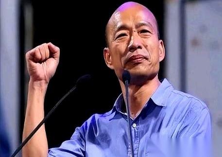 看到6月27日韩国瑜访美归来的这则报道，一场原本热热闹闹的接机大戏，硬是让人嚼出