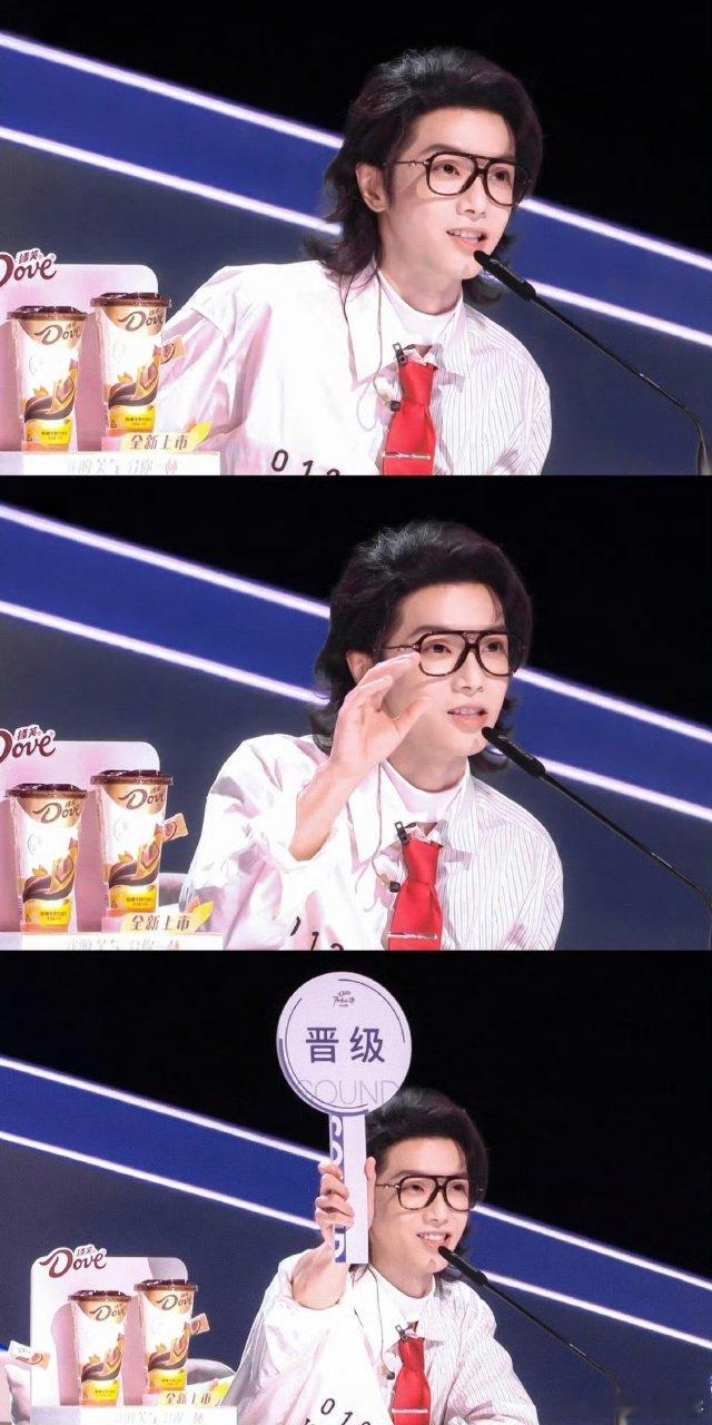 声鸣远扬录制名场面！华晨宇用手语给秀梅老师安利乐园场演唱会，“下午两点到晚上十点