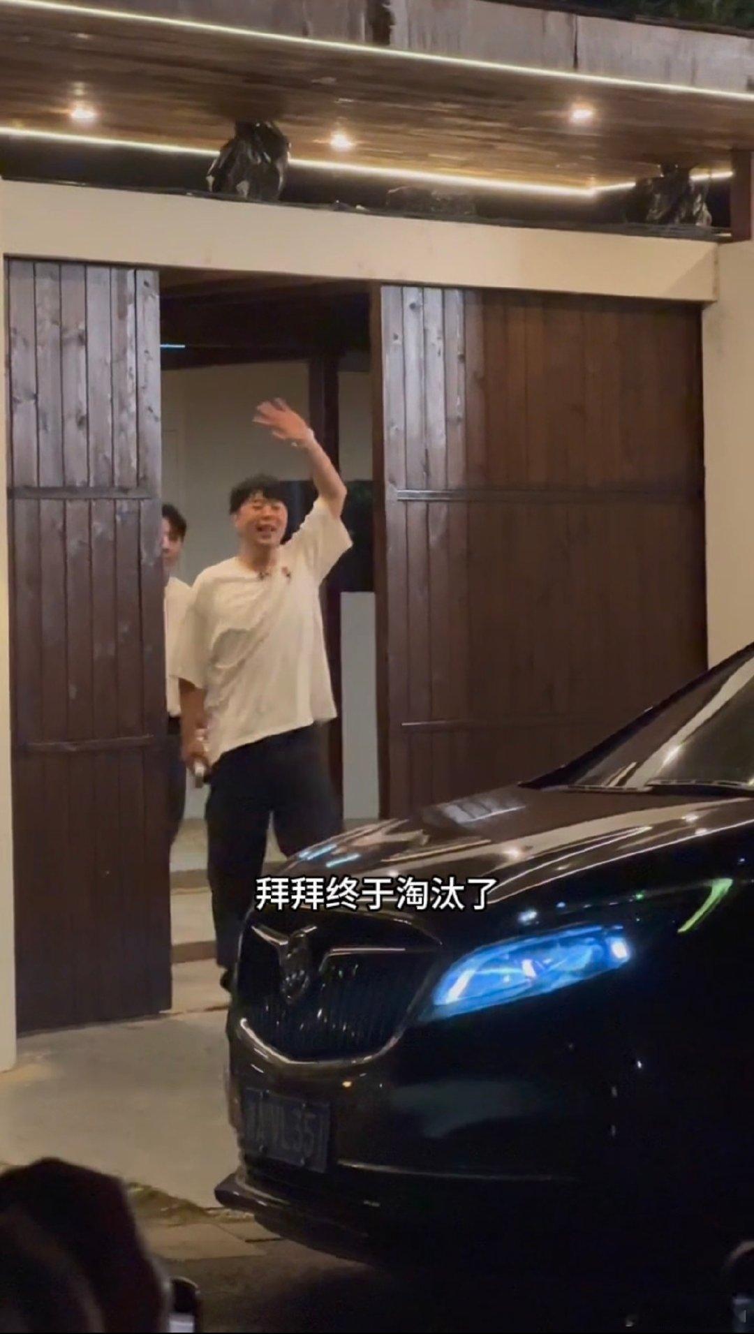 #李佳琦杜海涛披哥淘汰#杜海涛肯定是早就不想待了，而李佳琦可能得忙直播了。#杜海