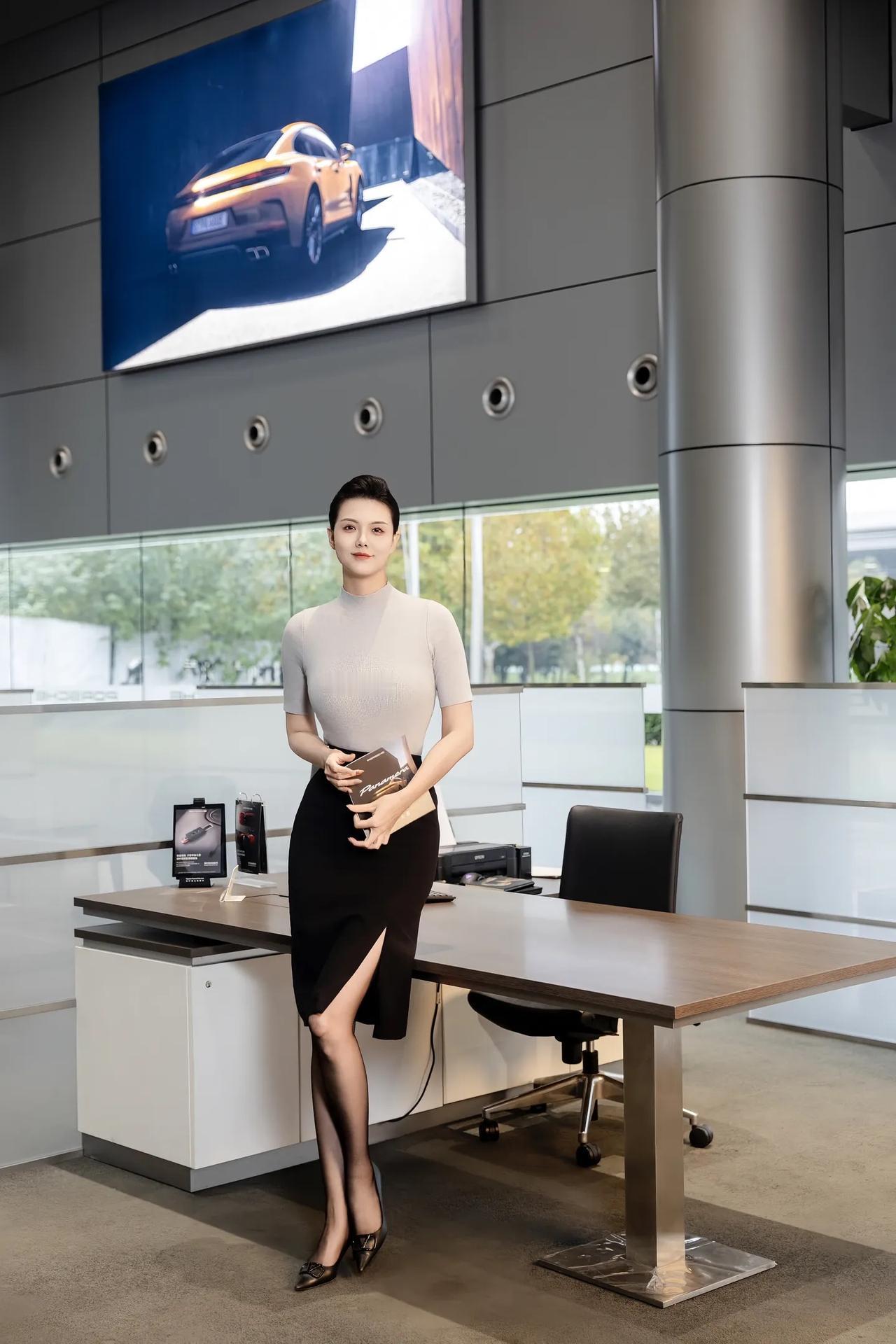 夫人终于肯拍照了📷