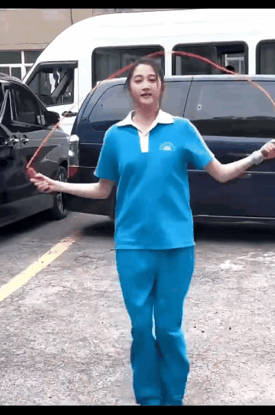 咱就是说，导演你就不能找小一点的演员来演吗 ​​​