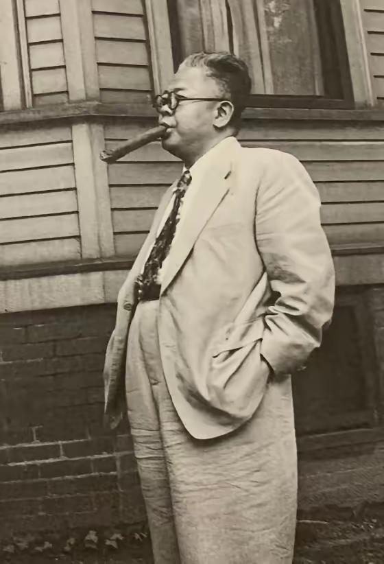 1949年1月，傅斯年准备前往台北担任台大校长。临行之际，他再次找上自己的表妹曾