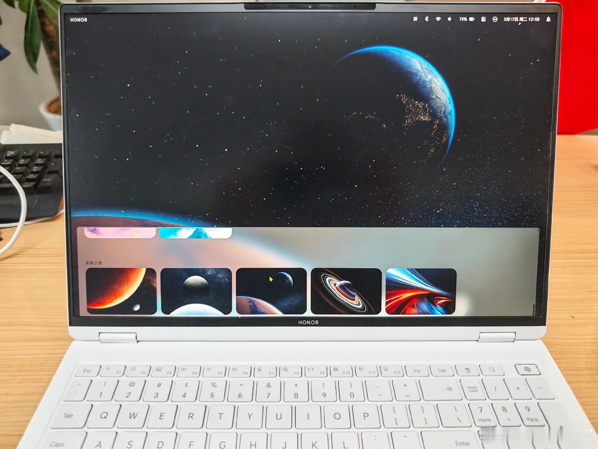 MagicBook全新AIUI实机效果公布 耀子这波直接把Windows笔记本颜