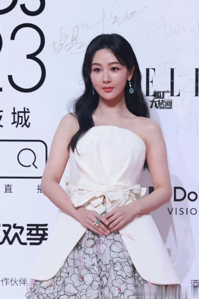 elle红毯生图第三波  杨紫、迪丽热巴、关晓彤、古力娜扎、钟楚曦、娜然、张雨绮