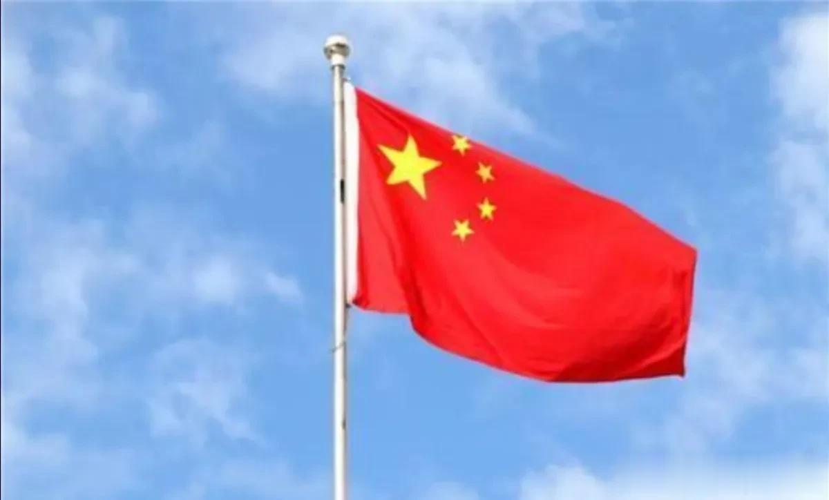 我们缅怀先烈，是在缅怀仇恨吗？这不能不说是一个非常尖锐的问题。很显然，要回答这个