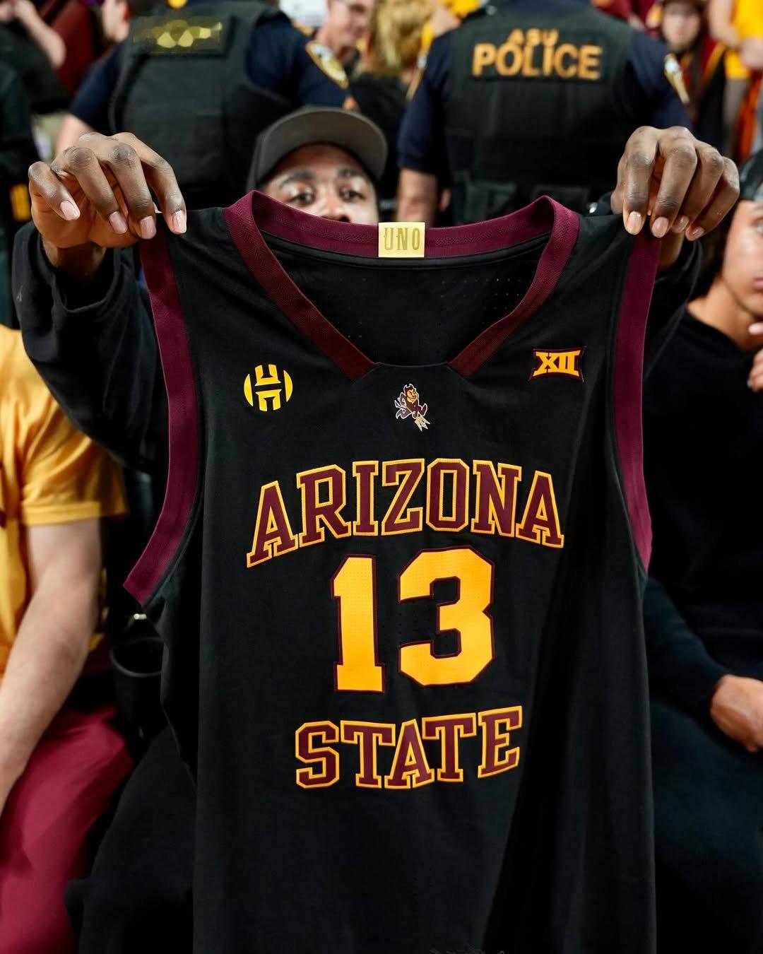 30年前黄金80一克女子囤了几公斤哈登回母校亚利桑那州立，展示了adidas新推