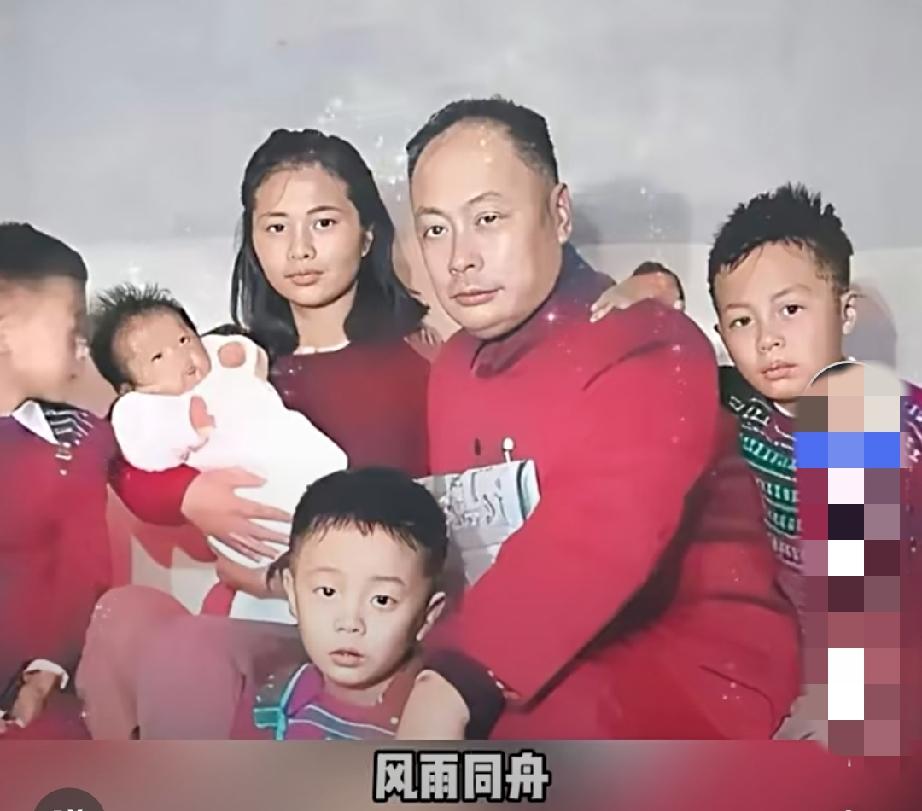 1951年上海，这是陈毅元帅一家珍贵的全家福。