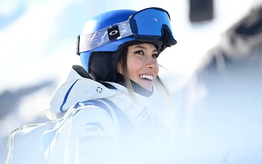 第二次出发，谷爱凌出现失误，拿到23.00分谷爱凌决赛