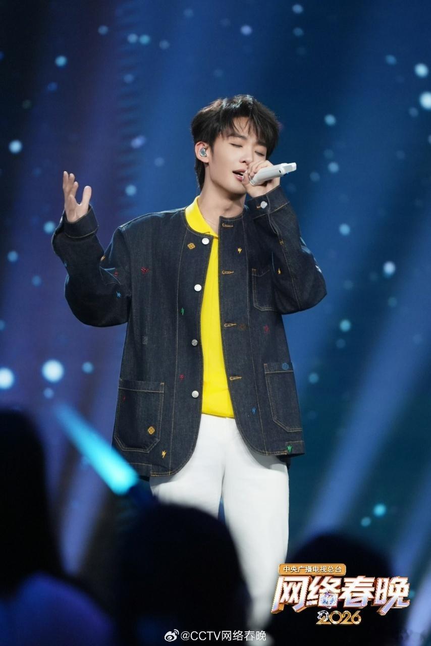 孙杨开口以为泳池来水了 孙杨唱歌全是真感情！网晚和王赫野等合唱《月亮照山川》，开