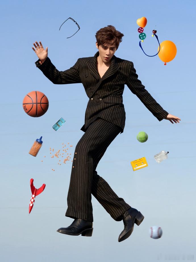 王安宇这个深V王安宇黑色条纹西装 微博之夜出图！这个深v