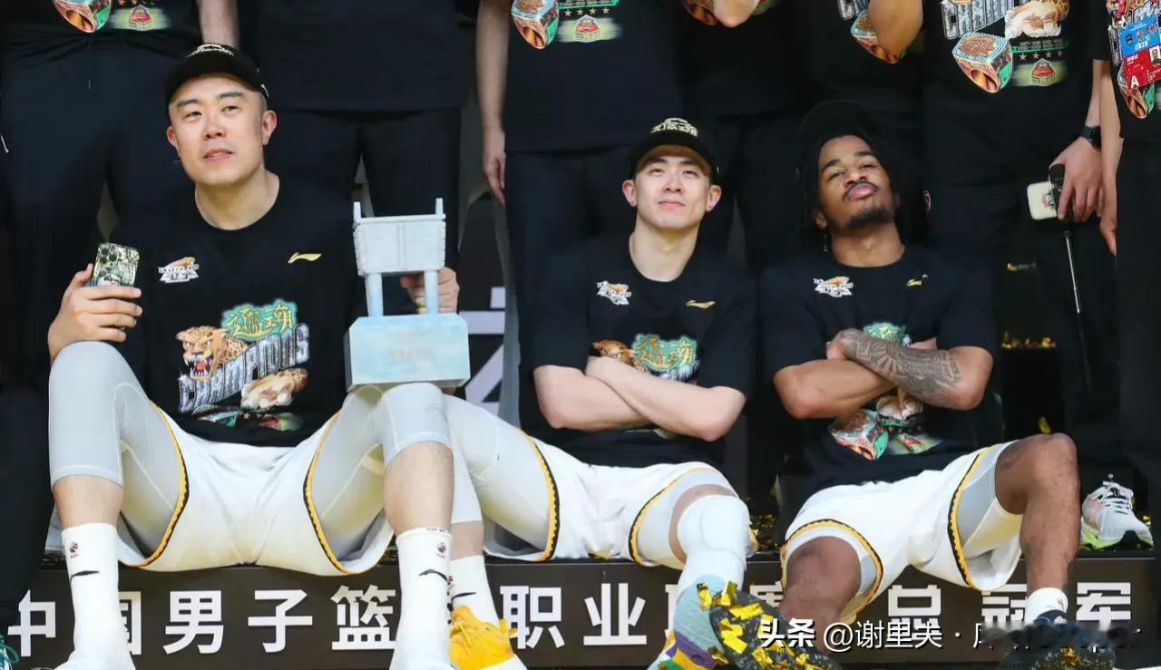 辽宁男篮都放假了，看起来是不准备打亚冠，媒体人透露：出国比赛夺冠奖金仅为25万美