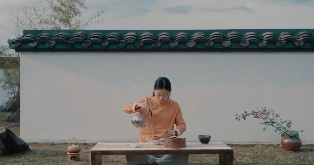 #16岁少女进山27年后全网听她讲课#
一辈子只做一件事是怎么样的一种体验？或许