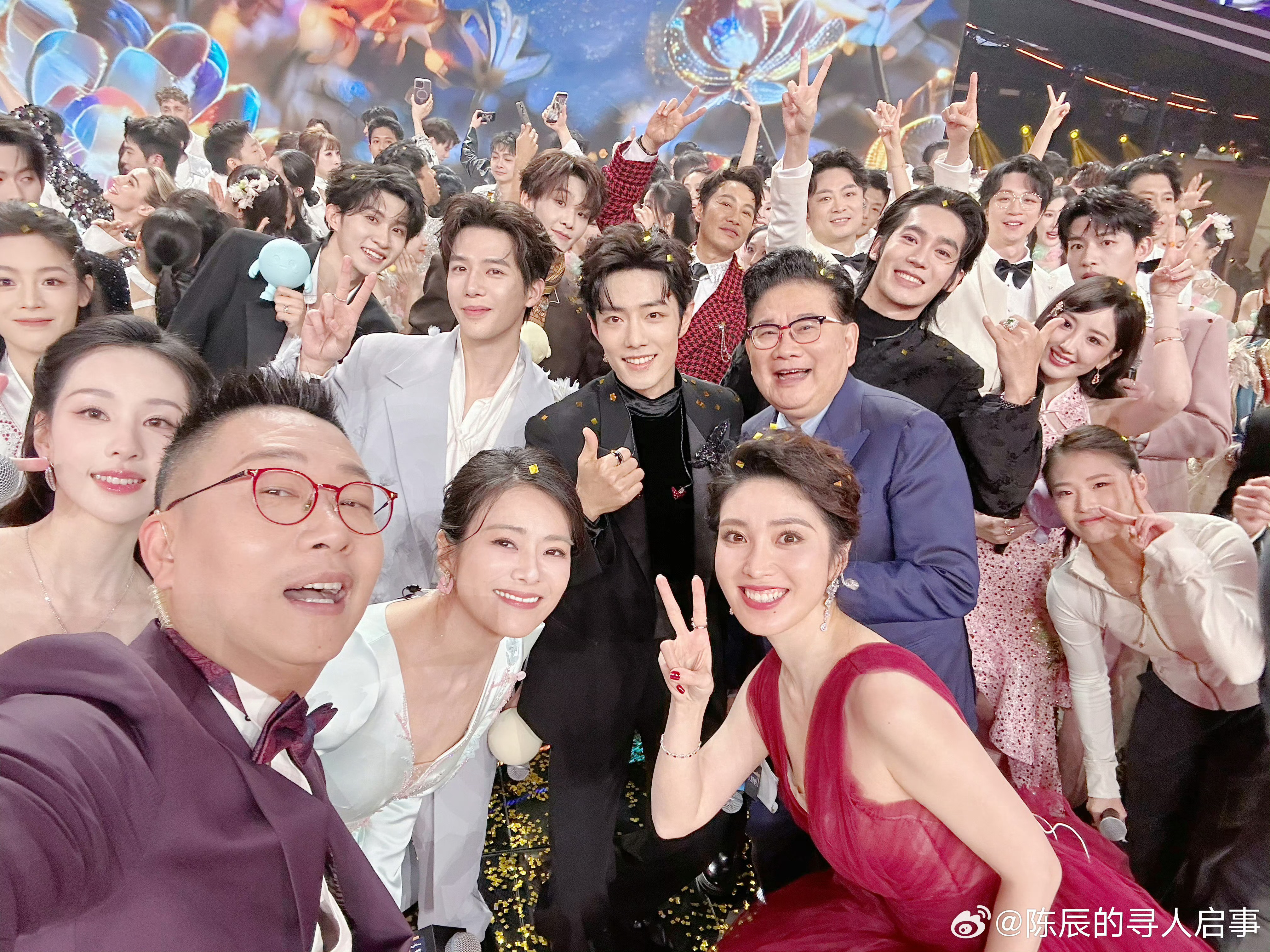 喜欢了7年的肖战，不管在哪里，现在终于是人群里的永远C位担当了！向全世界安利我担