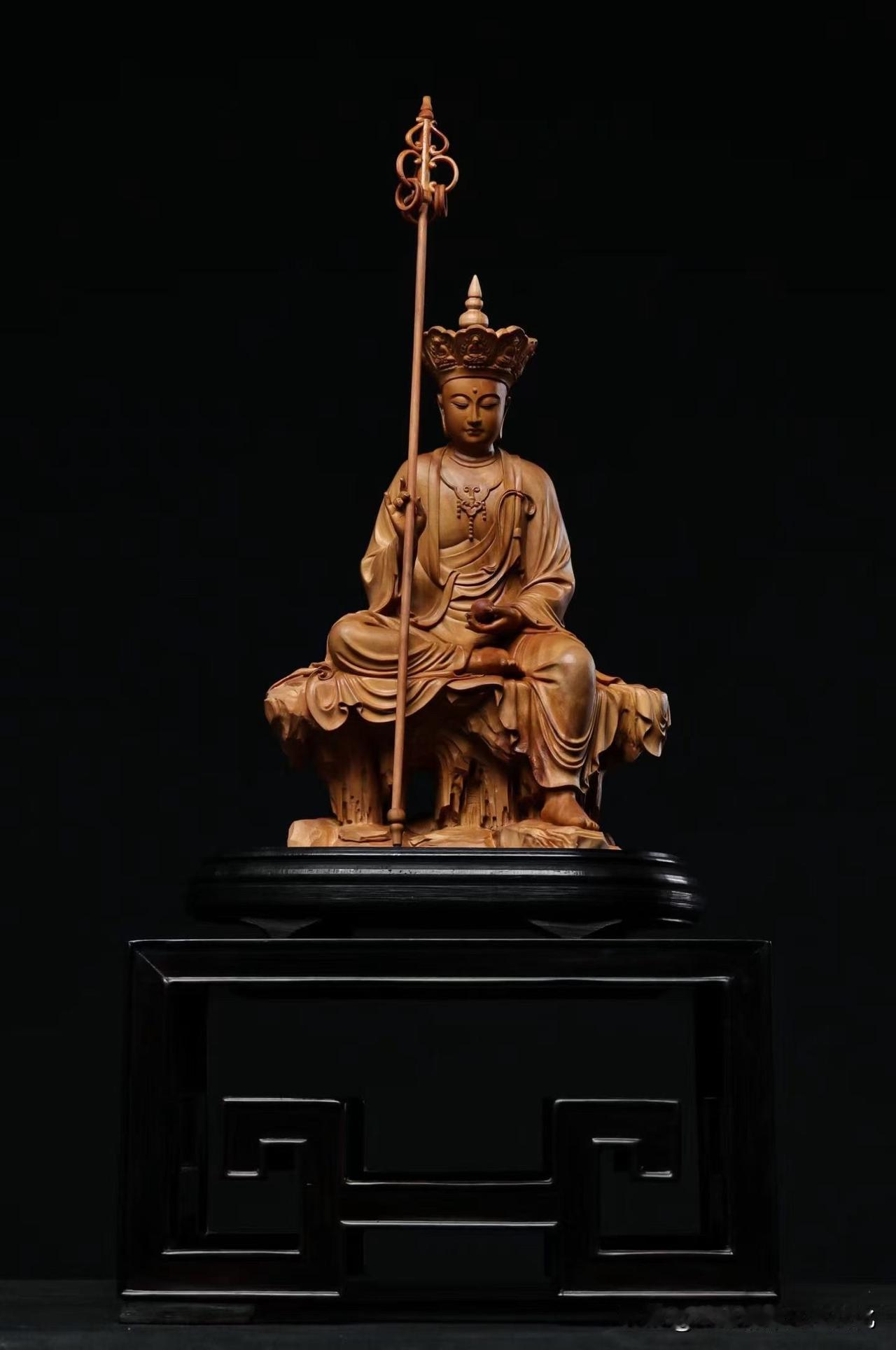 老山檀香地藏王菩萨｜以木静心，怀一份悲悯与坚韧✨

老山檀温润沉静的木香，总能让