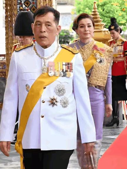 泰国国王一般不外访，除非是大事。那么问题来了，泰国打柬埔寨为什么悄无声息？要知道