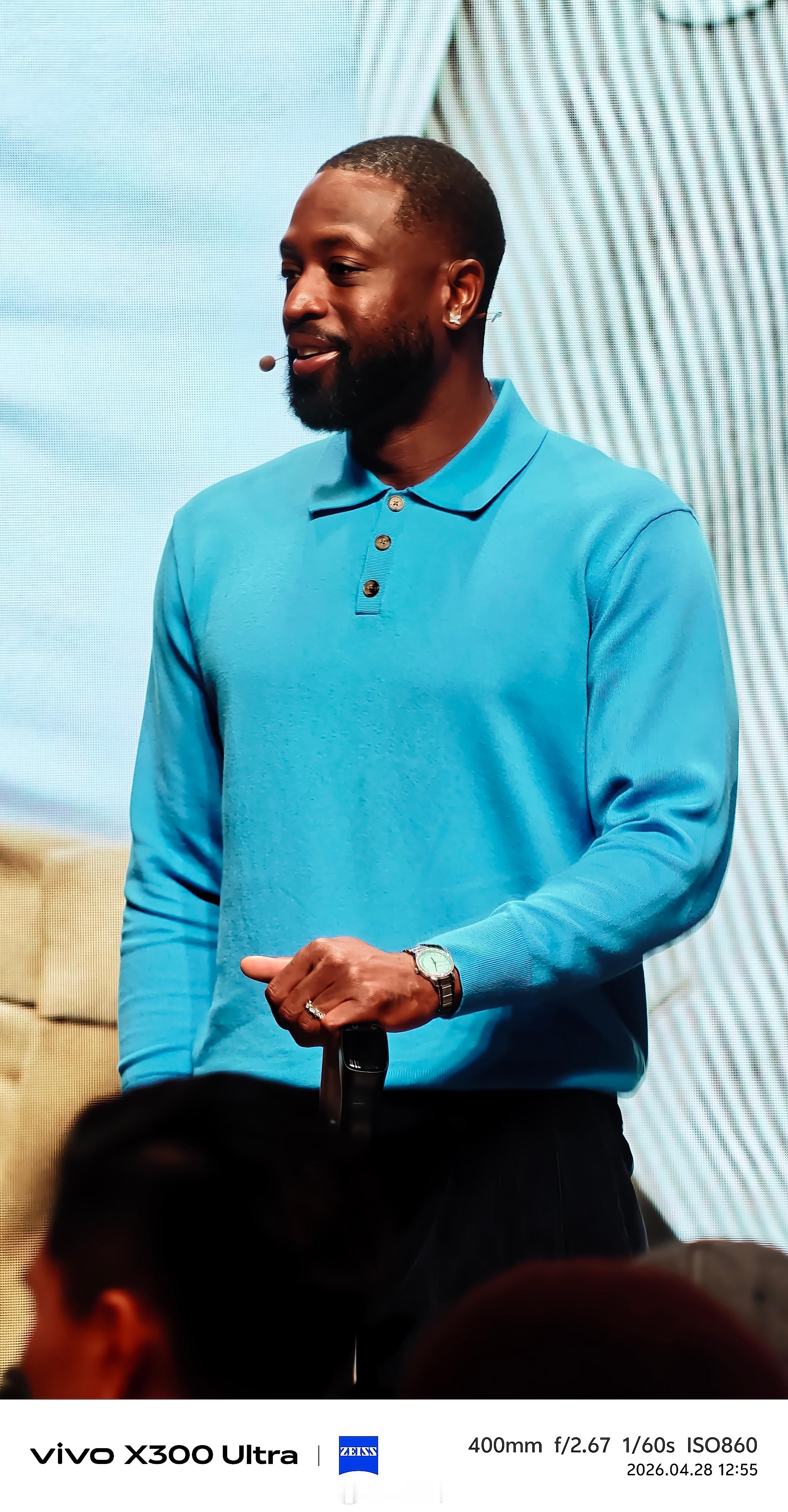 韦德也来参加追觅硅谷发布会了，现场体验了追觅的洗地机，看他对产品的惊叹神情追觅产