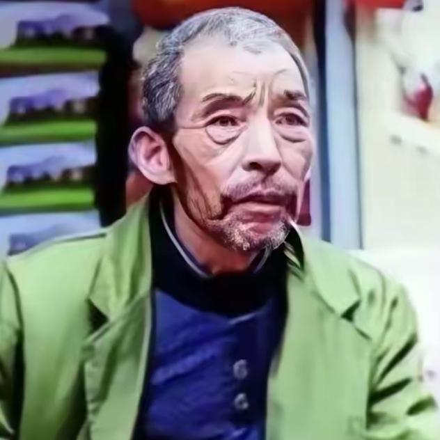 武汉街头，一个煎饼摊主捡到了2个女婴，他终生未娶，20年后，女儿们成了博士和军医