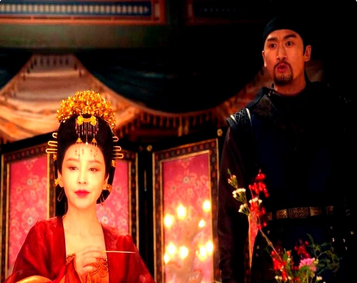 《唐朝诡事录之长安》第五集里，五品典军岑鸷敢当众怼公主儿子卢凌风，喊“你命令我”