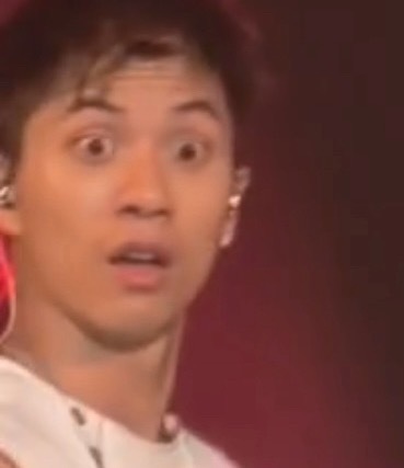 姜涛被罗志祥强吻 姜涛也算是追星成功了吧…… 