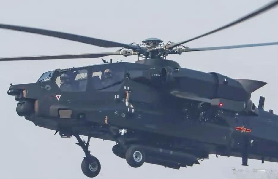 直-21重型武装直升机近照图！机腹下
挂载副油箱清晰可见，没看到机炮。

此次试