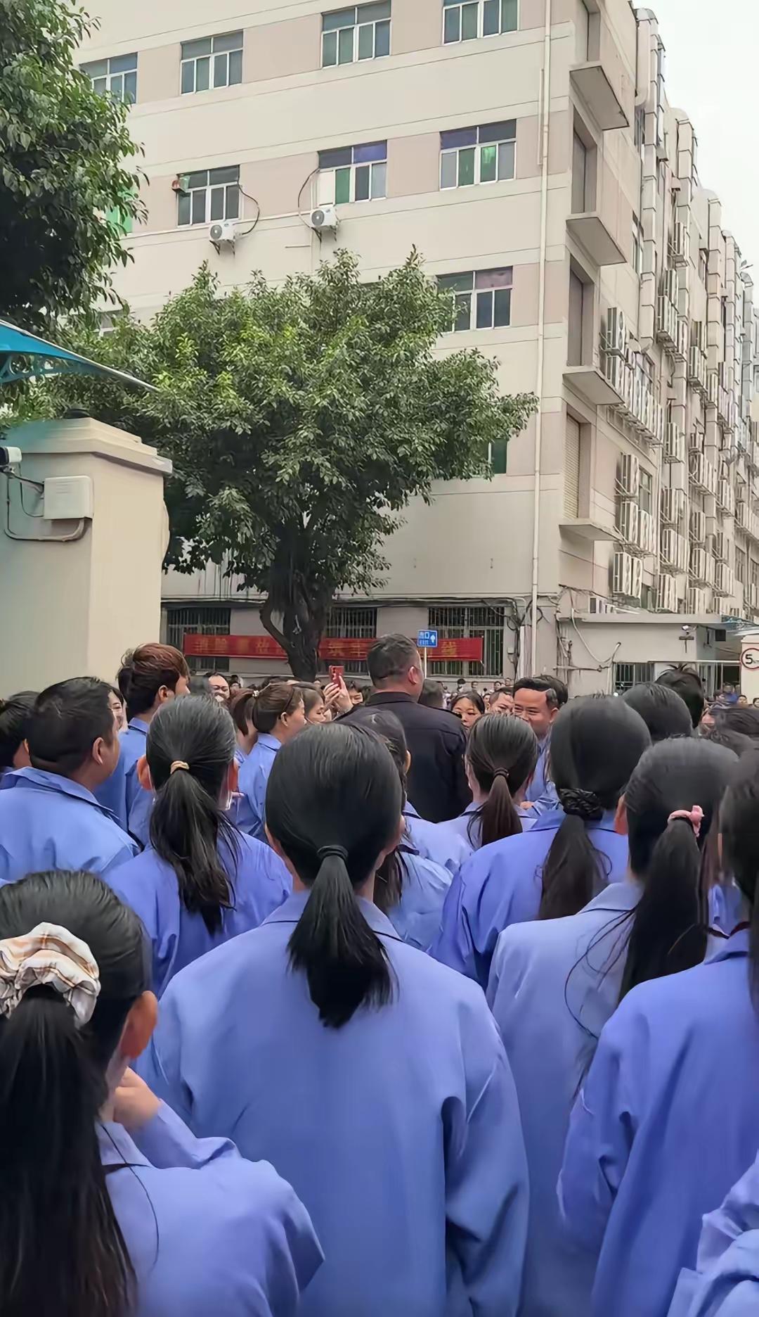 悲哀！深圳:福永易力声女儿国圳:福永易力声女儿国，全厂员工停工停厂，一个月只给员