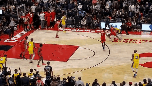 2025年12月5日NBA常规赛战报：绝杀盛宴上演，湖人勇士险战落幕
 
北京时