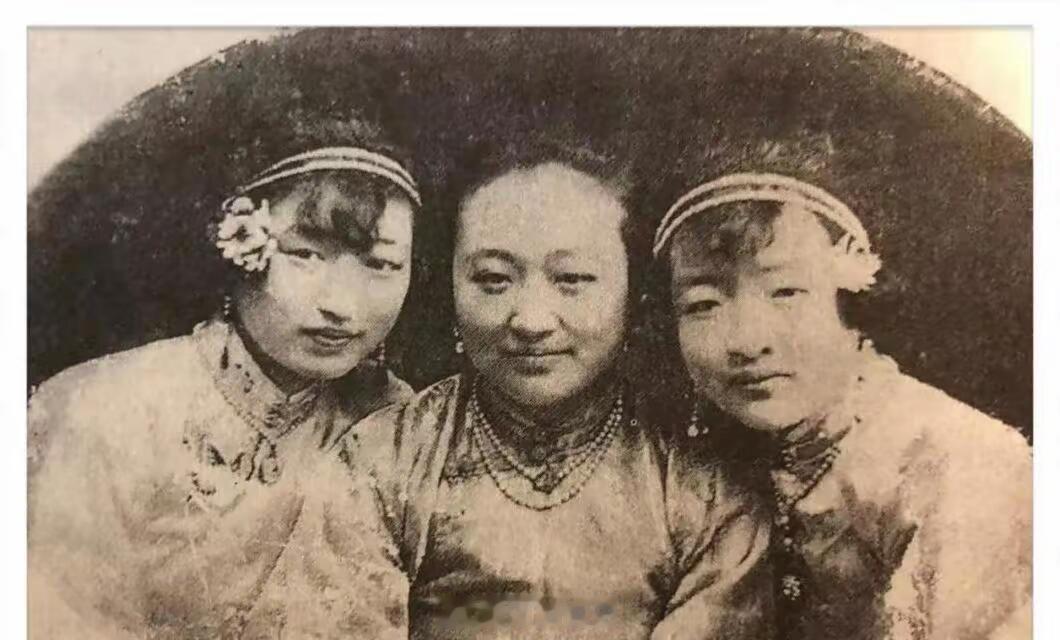 被宠坏的豪门千金：晚清首富之女为何吞鸦片自尽？ 1901年的盛家公馆里，奶妈抱着