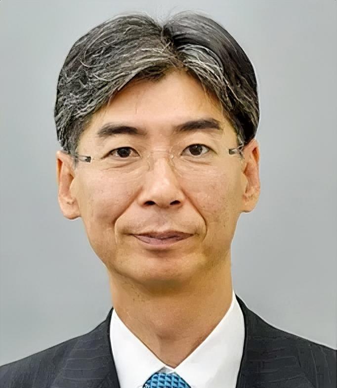 园田康博，
2011年喝下核废水，2019年还活蹦乱跳，之后就没消息了。
不过可