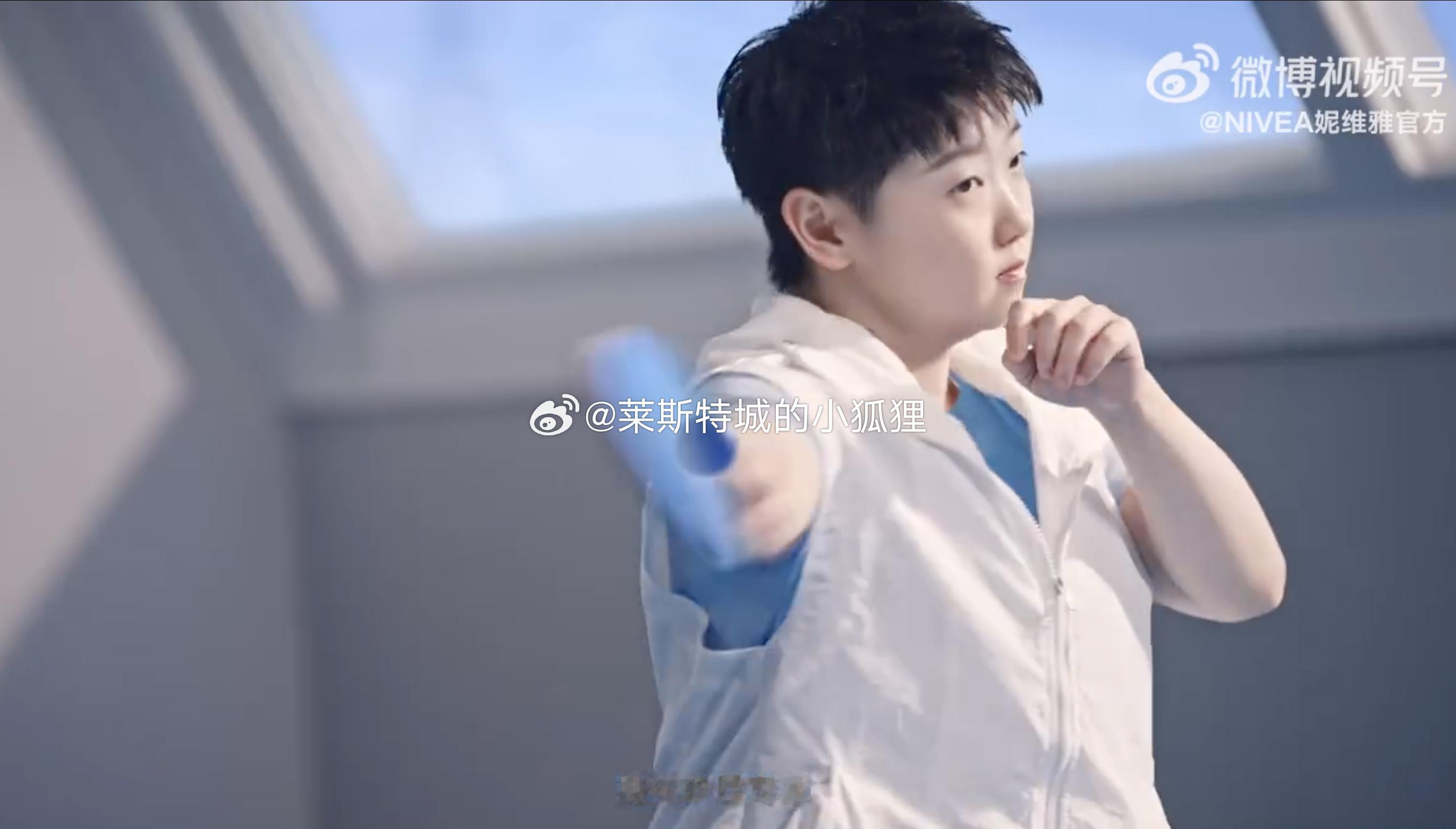 🏓 赛场上的光芒，不应该有边界。奥运冠军孙颖莎把追光的力量，带到了海拔4000