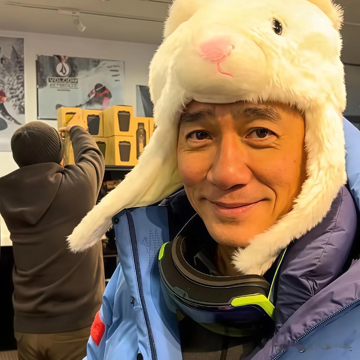 梁朝伟的帽子好可爱！你们发现了吗！