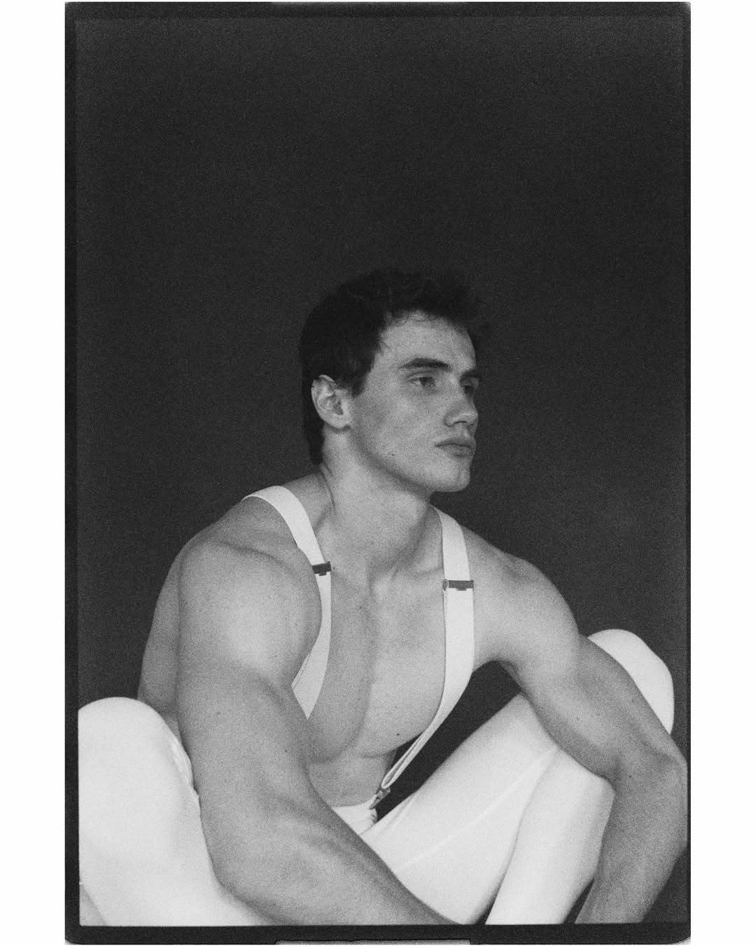 模特: Gleb Tyurin | 📸摄影师: Artem Subbotin 