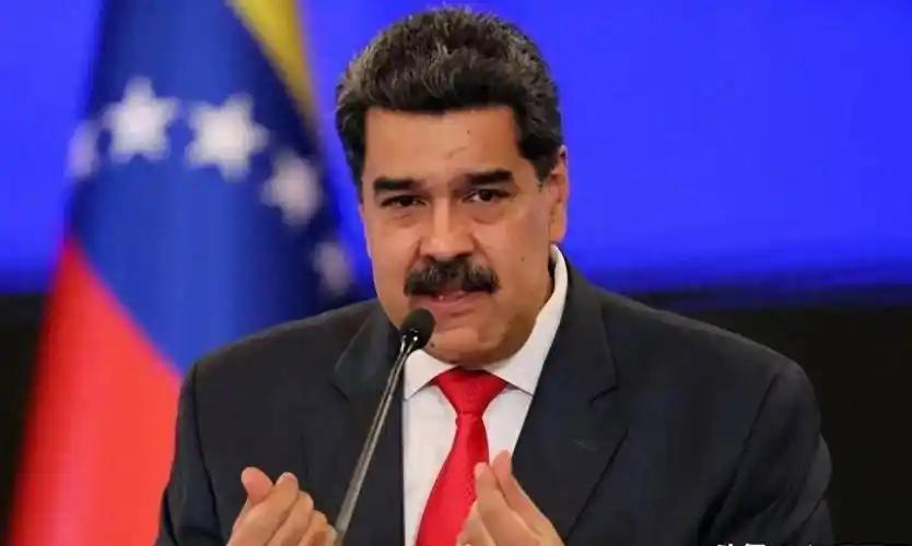 真是墙倒众人推，这边马杜罗夫妇刚被美国抓走，那边瑞士就冻结了马杜罗等人在瑞士的资