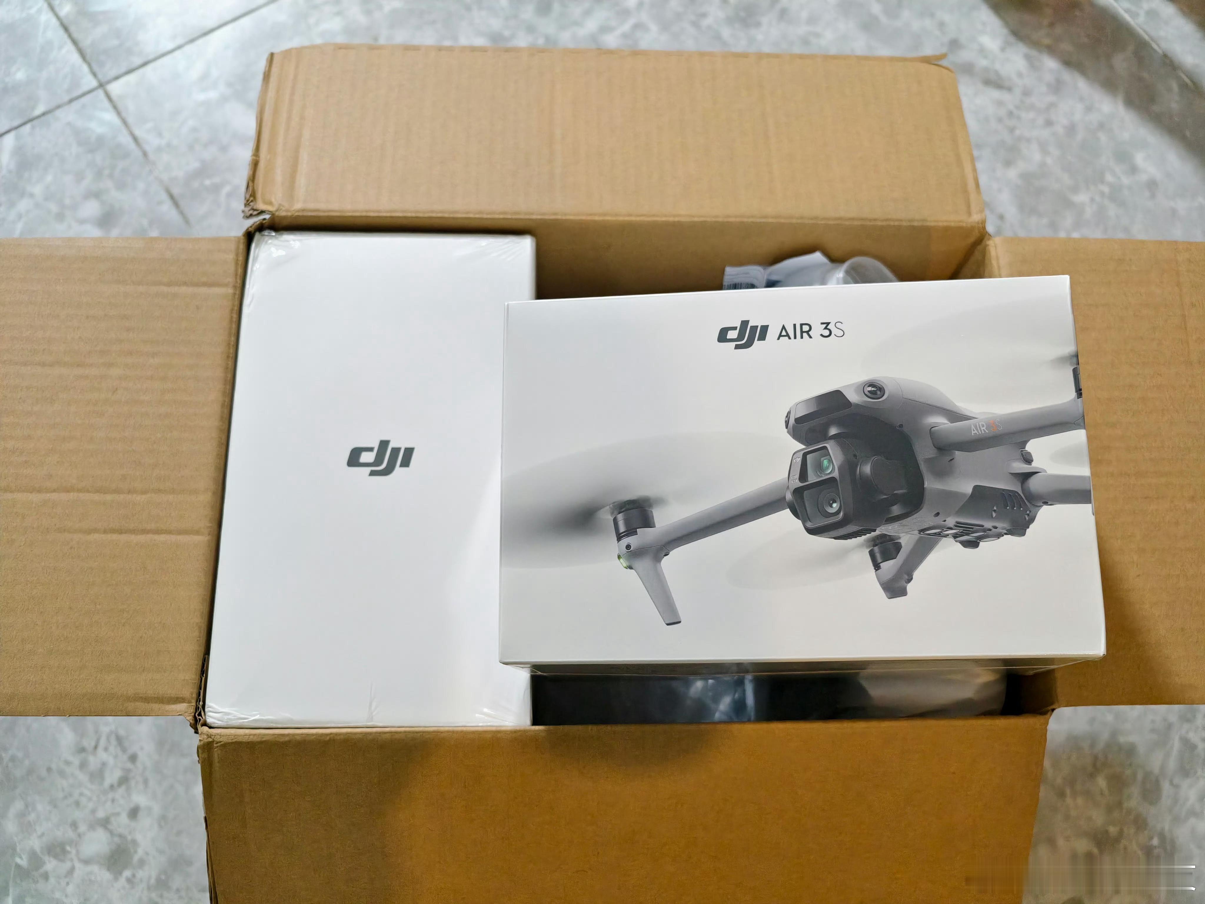 5月1日起北京禁飞禁售无人机去年国庆买的无人机就用了一次，现在能飞的地方很少了！