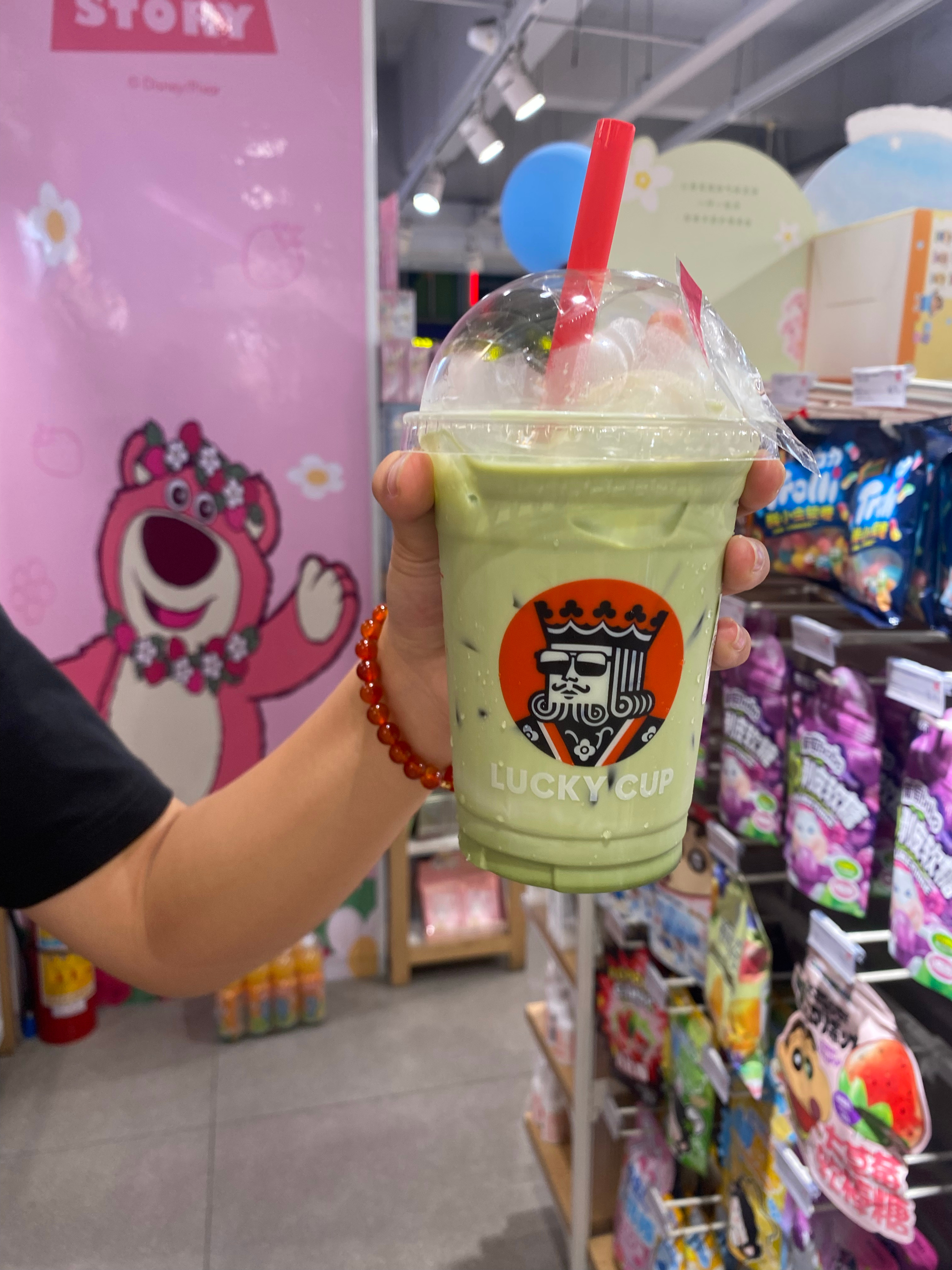 八号不能回学校 我得陪许妍去民政局离婚许我耀眼 ​​​