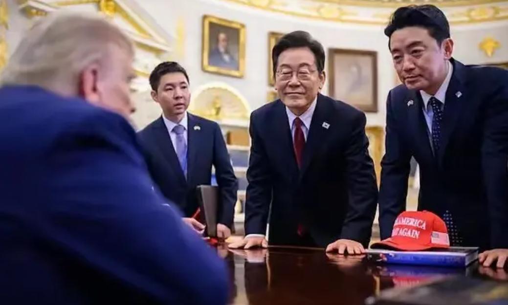 快报，快报！！
就在9月 联合国安理会表决延续伊朗制裁豁免的决议 
结果4票赞成