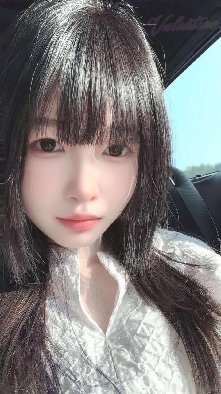 美女热门美女 放假了开心 