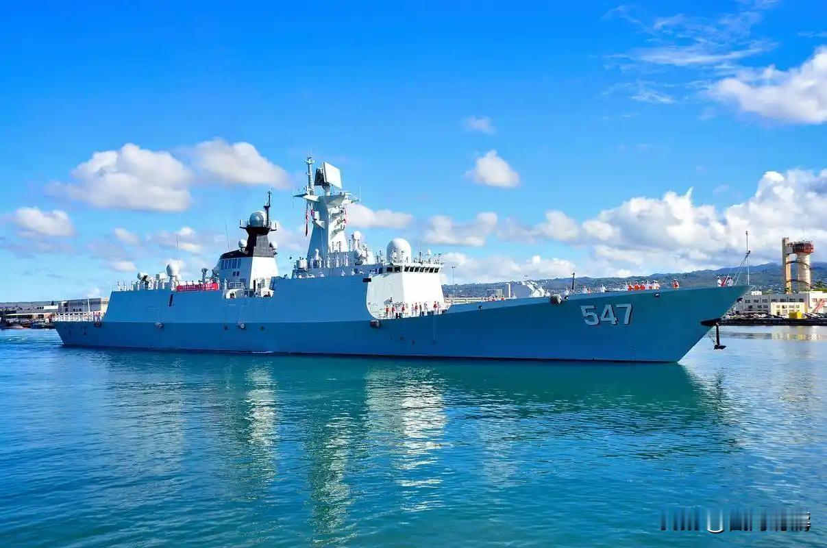 054舰护航霍尔木兹，守护中国能源命脉的大国担当
 
        近日，中国