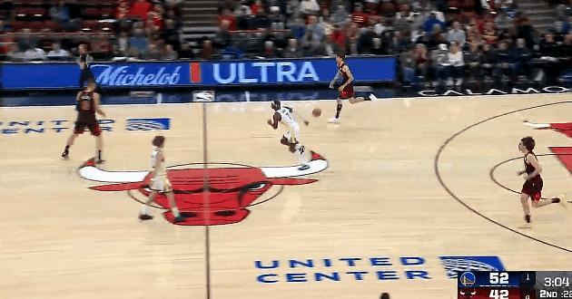 惊天隔扣！博斯特这球真防不了！
在今天NBA常规赛勇士对阵公牛的第二节比赛中，布