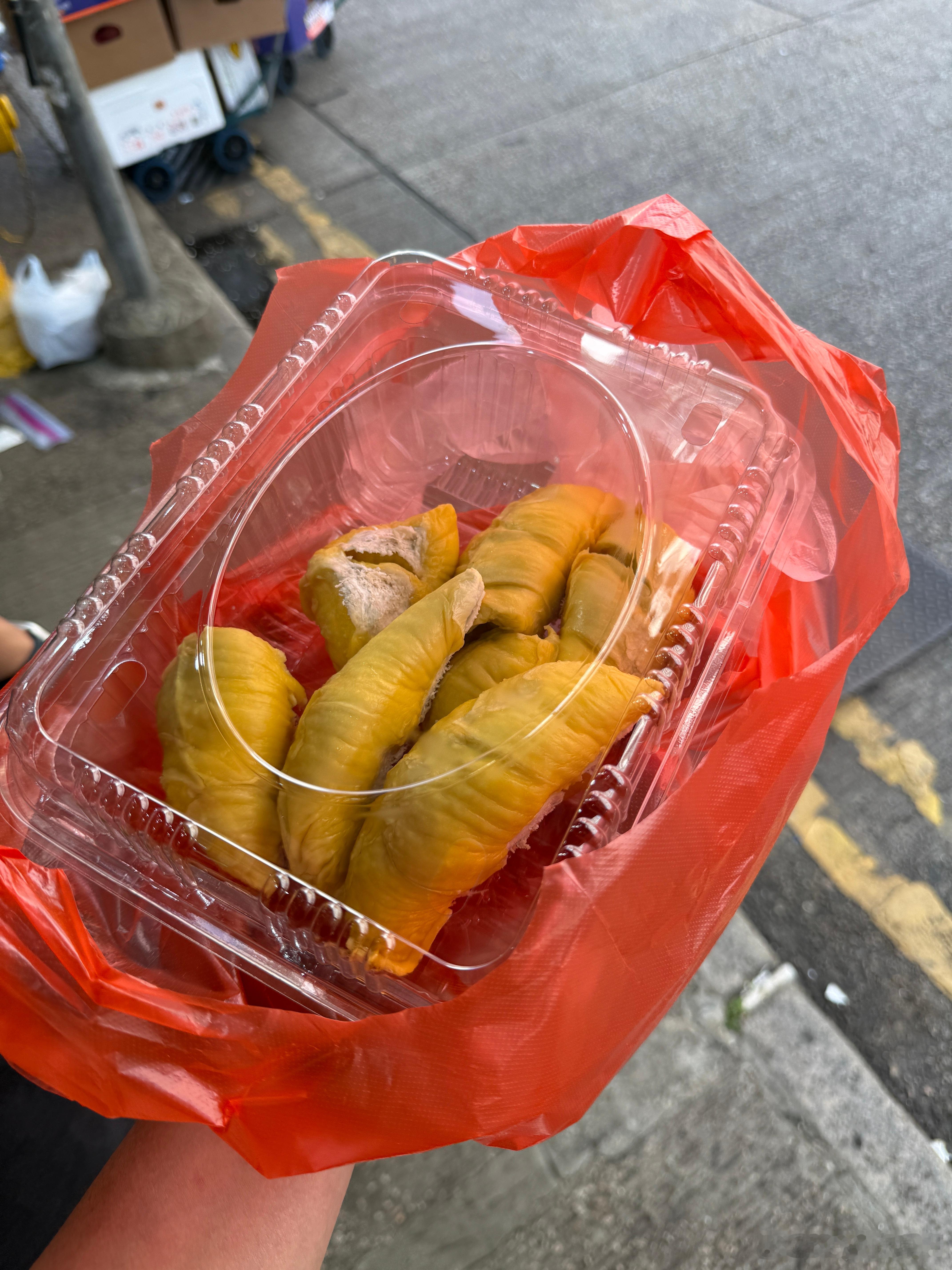 榴莲自助，两个榴莲200多两个人吃到吐 香港·油麻地果栏