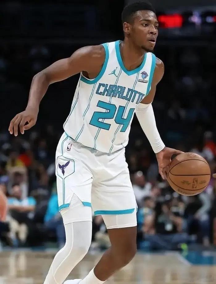 小伙子真正是活塞噩梦啊！[允悲][允悲][允悲] 