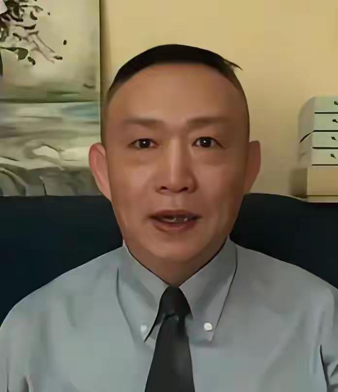 太寒心！北京传出一条重话

学者卢麒元的建议，说到了大家心坎里！

他公开提议，